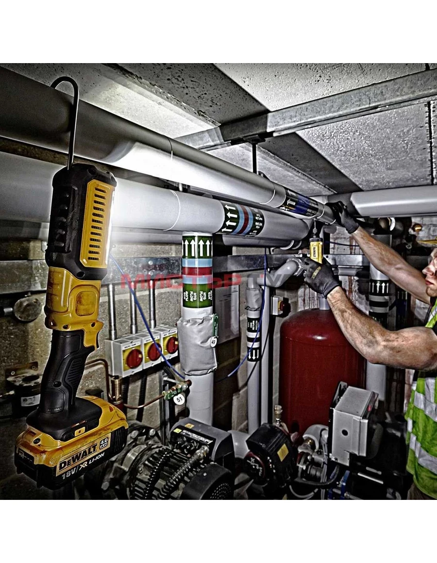 Акумулаторен фенер DeWALT DCL050