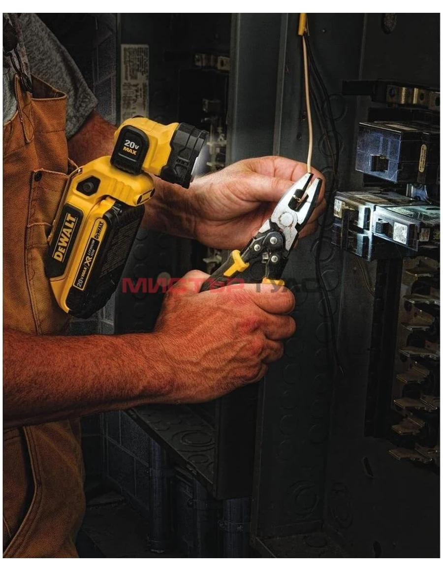 Акумулаторен фенер DeWALT DCL044
