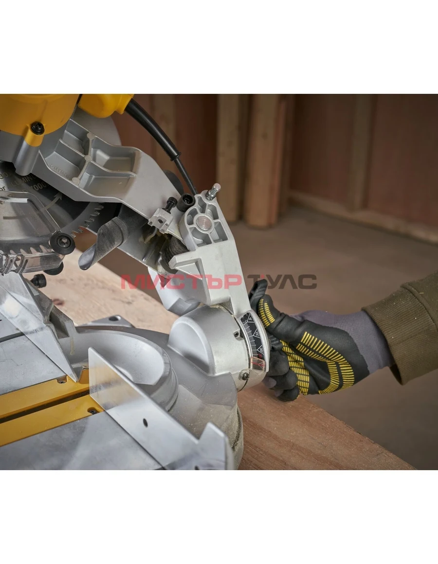 Настолен потапящ циркуляр с герунг Stanley SM1650, 254 mm, 1650 W